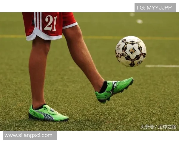 足球明星颠球搞笑段子大集合让你捧腹大笑的精彩瞬间