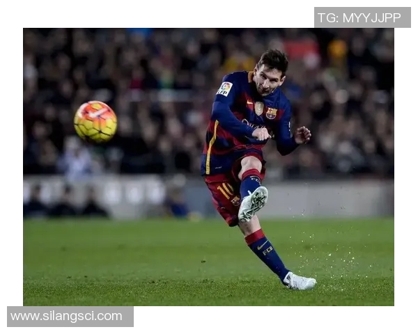 足球明星进球瞬间集锦欢呼声浪潮尽显激情与荣耀